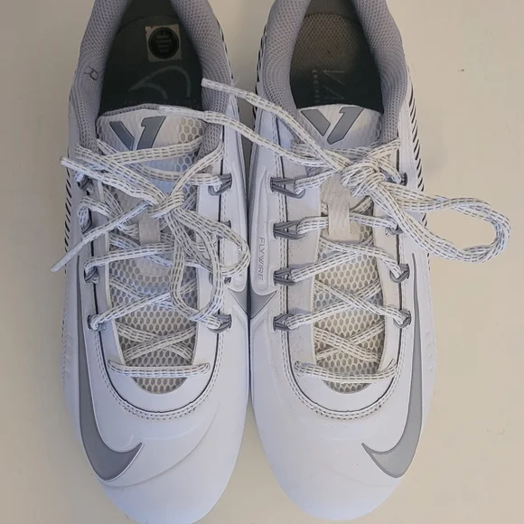 Nike White and Gray Sneakers - Picture 6 of 9